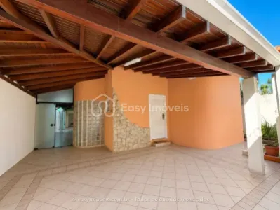 Casa-Térrea em Recanto dos Pássaros, Campo Grande