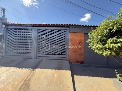 Casa-Térrea em Conjunto Residencial Octavio Pécora, Campo Grande